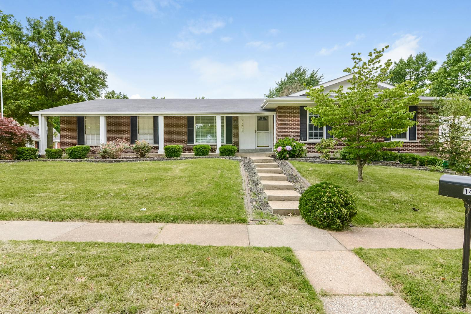 36 Renee Dr, Florissant, MO 63033 Home for Rent 3 Beds, 2 Baths